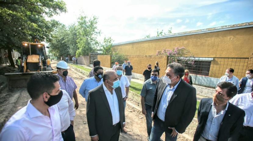 Con insumos locales, inicia la revalorización de las calles en Las Talitas
