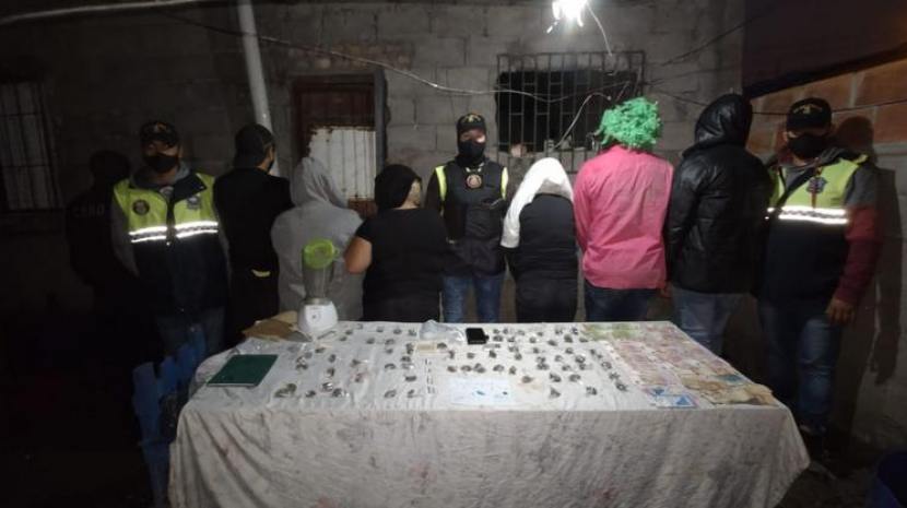 Desarman un «kiosquito” donde vendían drogas