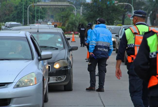 Secuestraron más de 25 vehículos por faltas de tránsito - Comunicación Tucumán