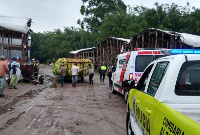 Graneros: rescataron a 5 hombres que quedaron atrapados en un derrumbe.