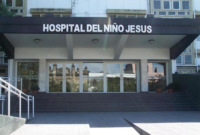 Rescataron a tres hermanitas, de 8, 10 y 11 años, de un domicilio de calle La Rioja al 1700 y las trasladaron al Hospital del Niño Jesús.