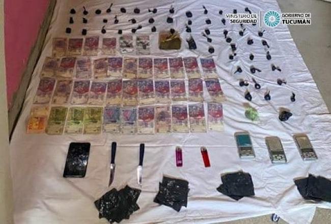 Secuestran más de 600 gramos de marihuana en Lomas de Tafí Secuestran más de 600 gramos de marihuana en Lomas de Tafí