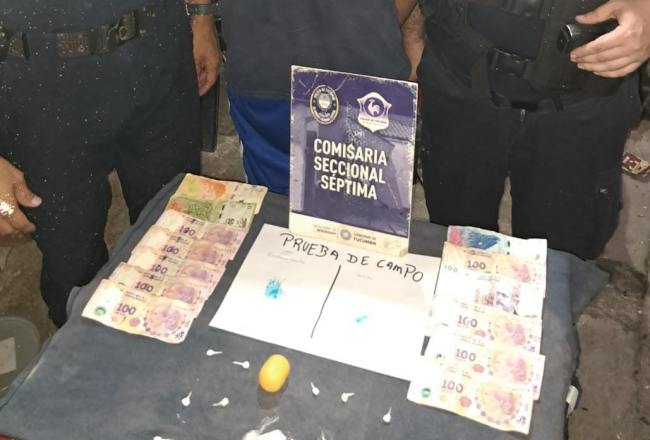 Secuestran 16 plantas de marihuana y 15 envoltorios en de cocaína en dos operativos Secuestran 16 plantas de marihuana y 15 envoltorios en de cocaína en dos operativos