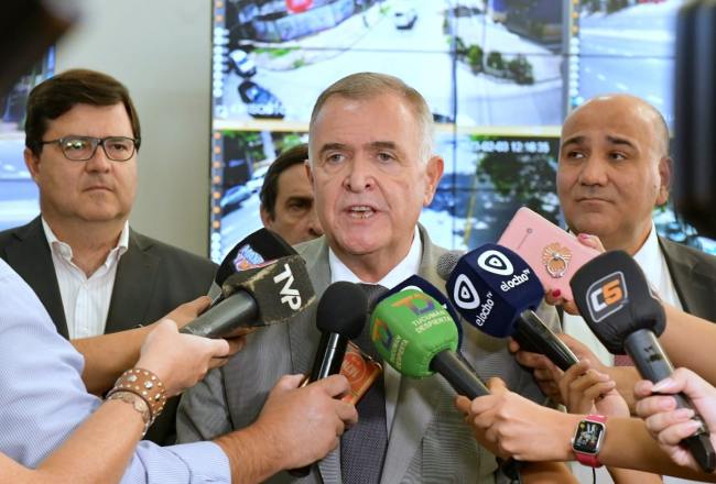 Técnicos de Vialidad evaluarán "la totalidad del puente de Quilmes" Técnicos de Vialidad evaluarán "la totalidad del puente de Quilmes"