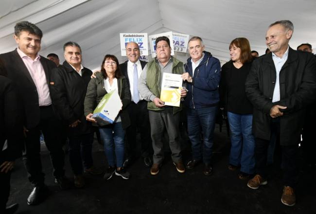En San Andrés, 100 familias tienen su casa propia