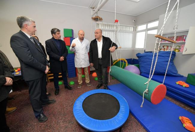 Manzur destac&oacute; el rol de los centros de neurodesarrollo infantil para el diagn&oacute;stico precoz