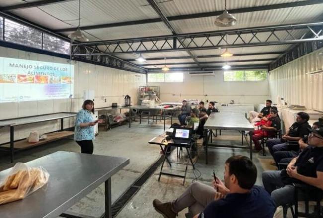 Empleados de carnicer&iacute;as se capacitan para tener el carnet de manipuladores de alimentos