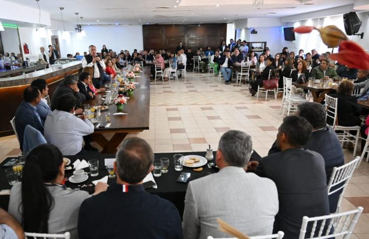 Jaldo se reunió con intendentes y concejales para fortalecer la gestión provincial