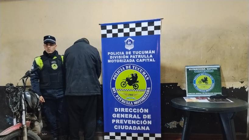 Policías motorizados atraparon a un delincuente cuando escapaba luego de robarle a una mujer