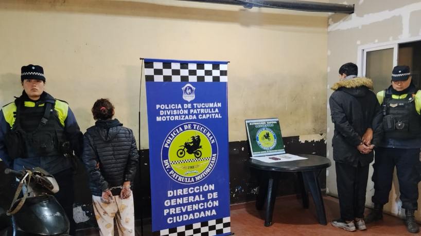 Atrapan a una pareja que arrebató pertenencias a una mujer