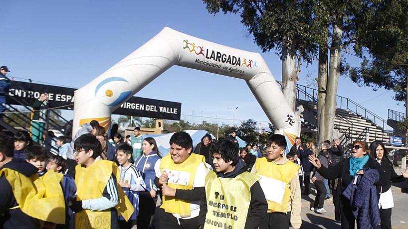 Promueven la prevención de adicciones con una maratón en Aguilares