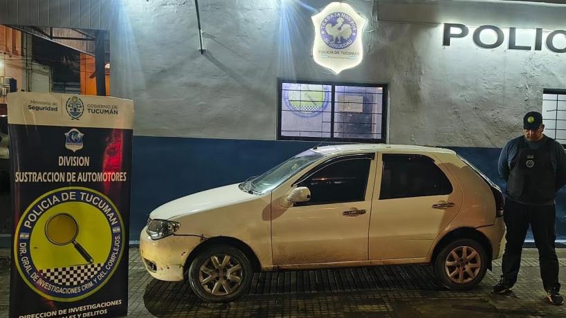 Detienen a dos hombres que circulaban en un auto con tizas de cocaína