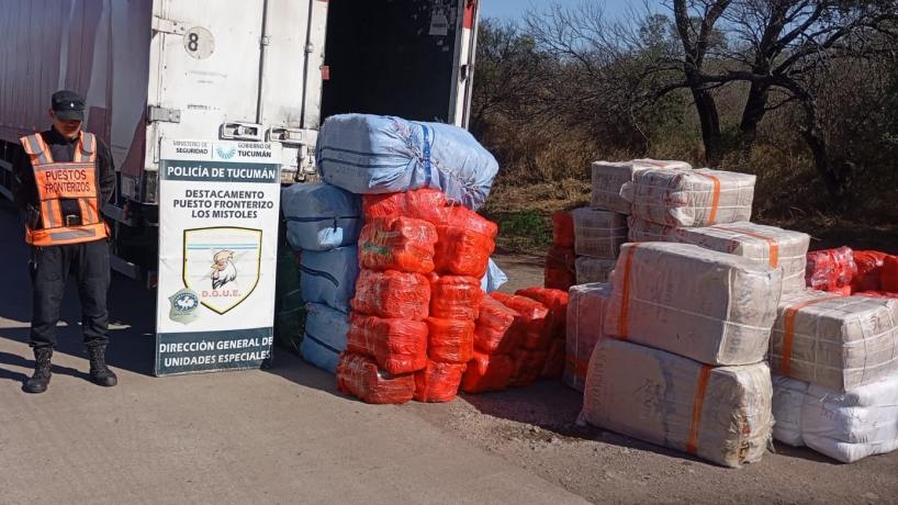 Secuestran 28 bultos con mercadería ilegal en un control fronterizo