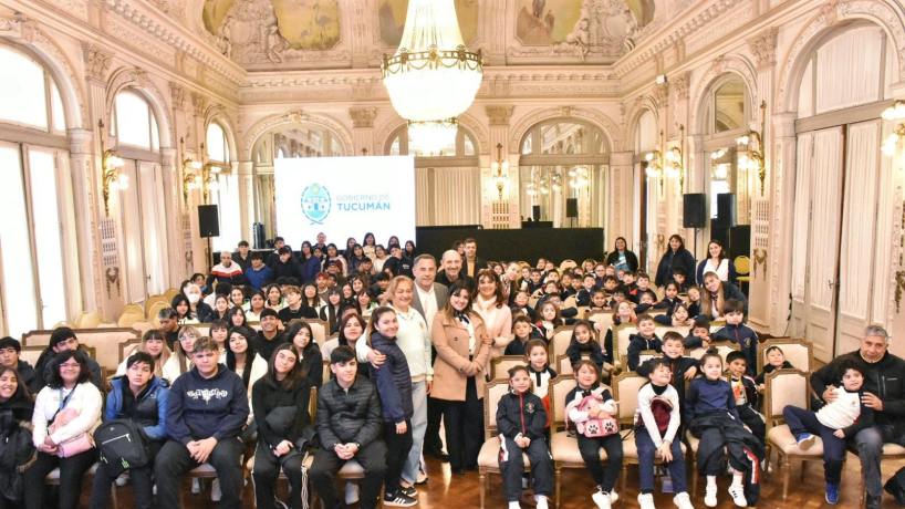 Estudiantes de dos escuelas de Capital visitaron Casa de Gobierno