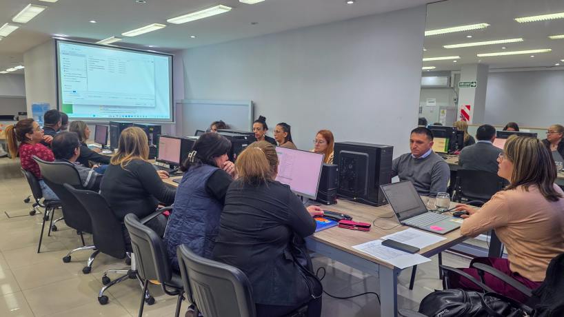 Obras Públicas continúa capacitando a su personal en el uso de herramientas digitales
