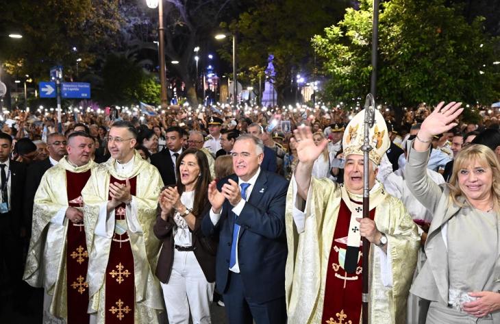 Jaldo encabezó el homenaje cívico-militar, la procesión y la misa en honor a la Virgen Generala