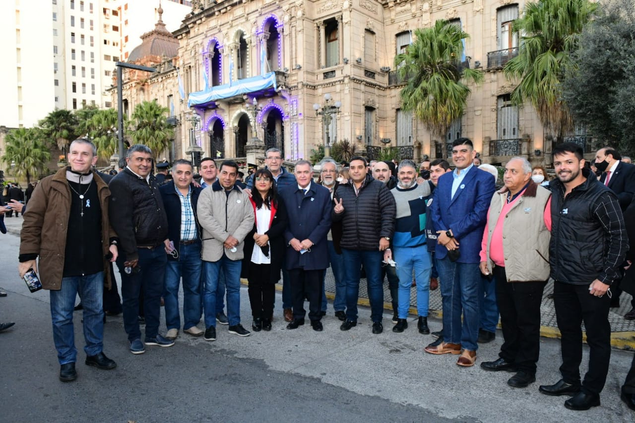 Osvaldo Jaldo Tucuman chocolate patrio abrió los festejos del 25 de Mayo.jpg