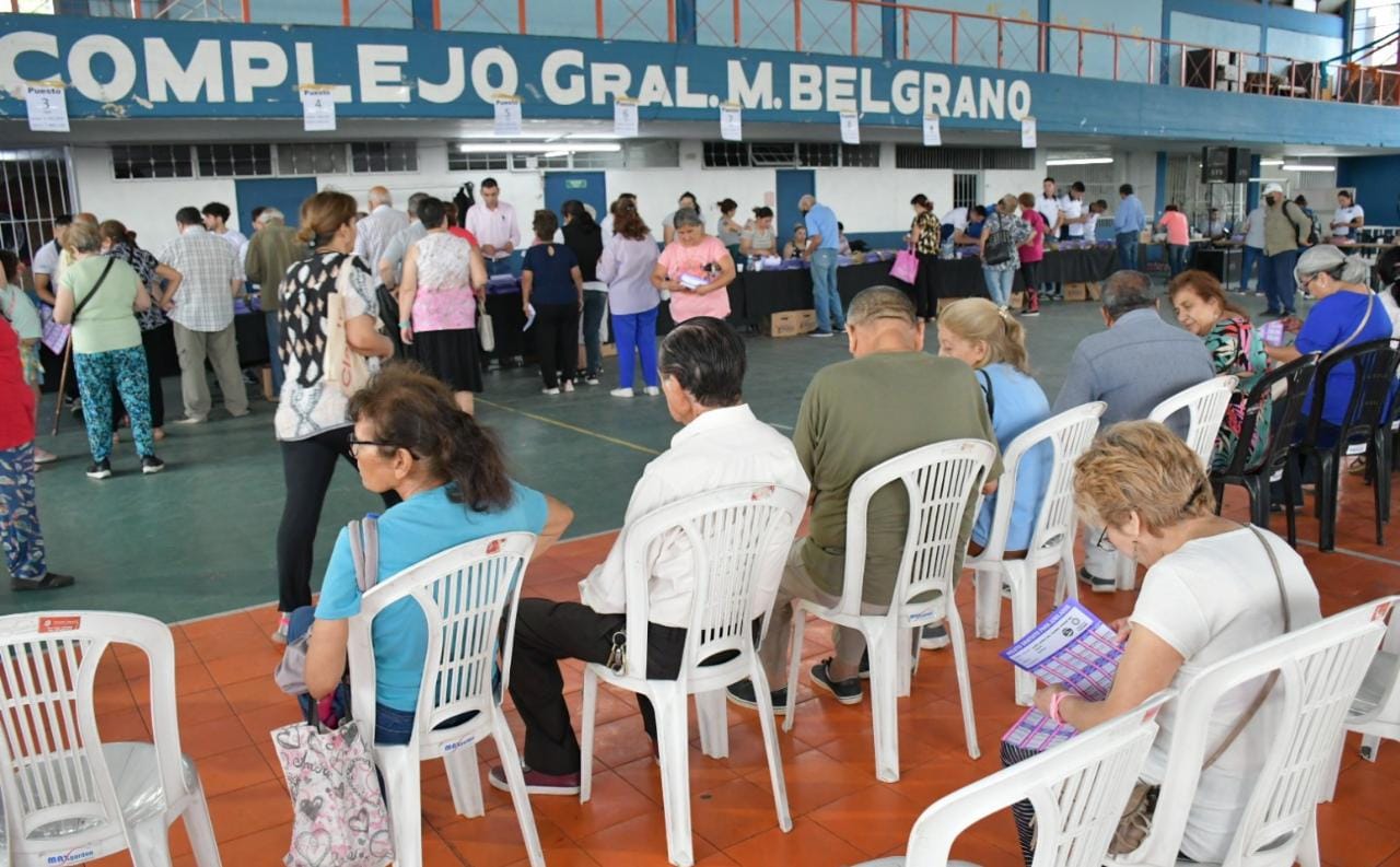 Continúa la entrega de Boletos a jubilados Continúa la entrega de Boletos a jubilados