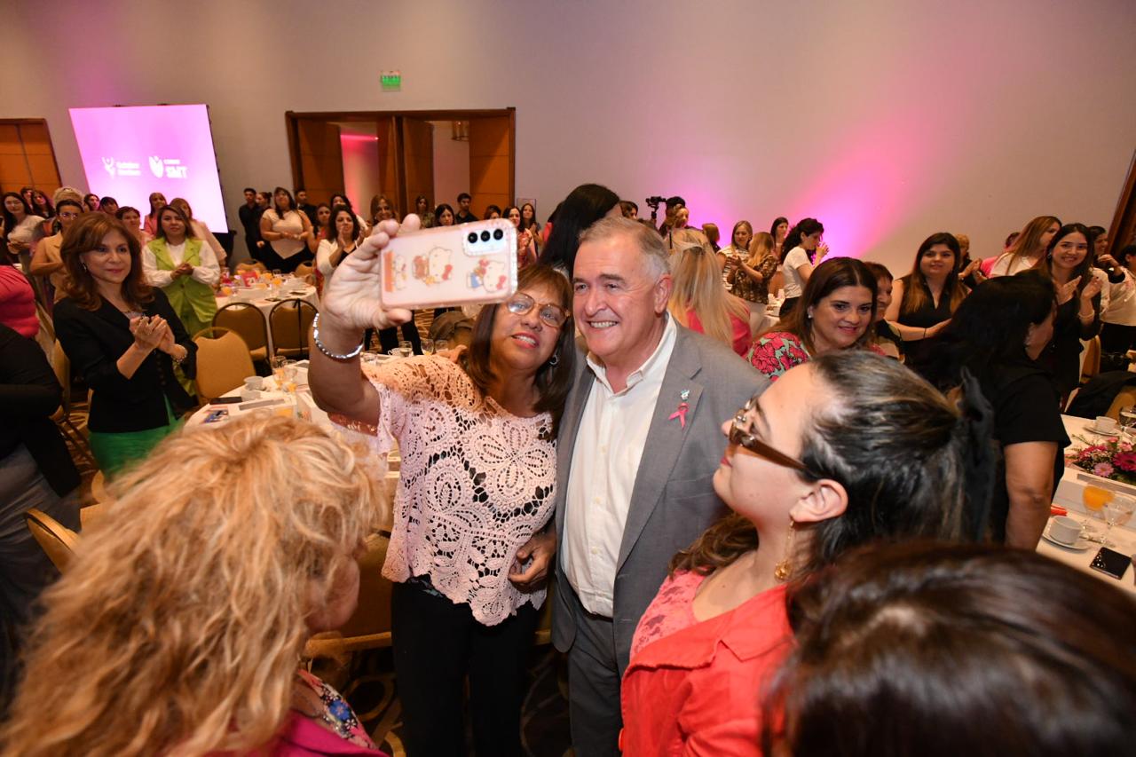 Mes Rosa: Jaldo, Acevedo y Chahla compartieron un te de concientización