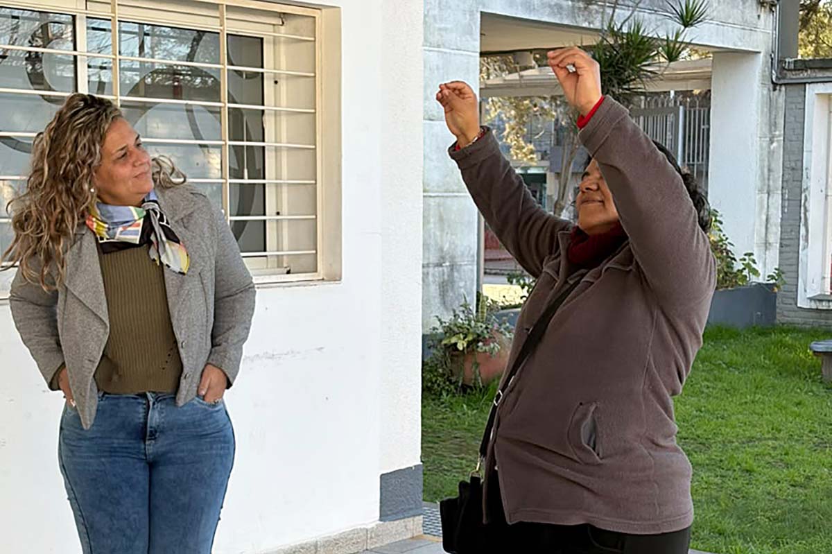 Belén Mercado junto a una paciente