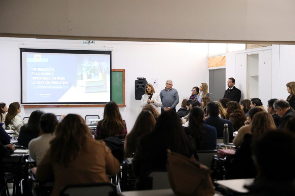Educación reunió a supervisores para analizar resultados y fortalecer la gestión en el nivel primario