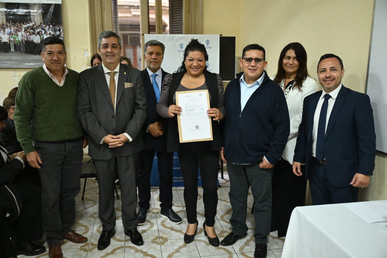 Acto de entrega de personerías