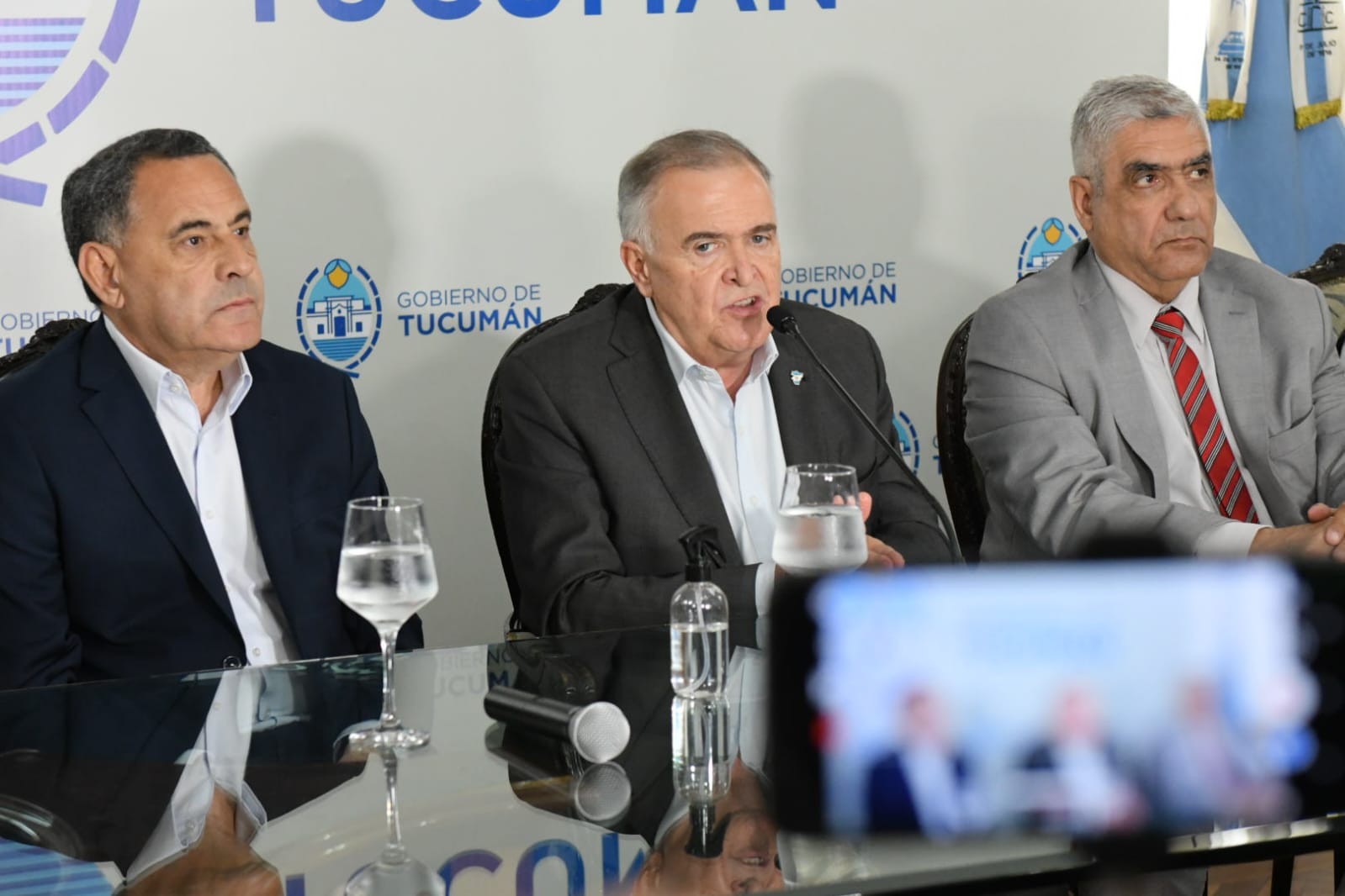Jaldo destacó la baja de la pobreza en Tucumán y ratificó el rumbo de las políticas