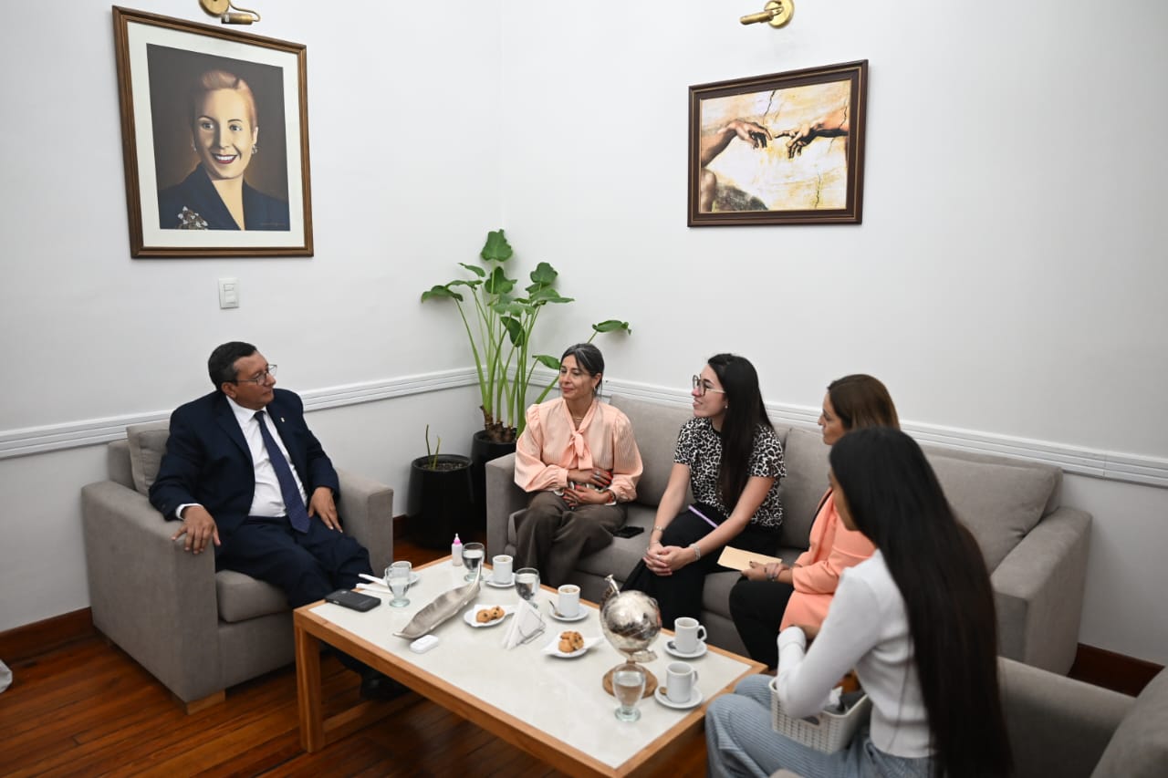 El ministro Monteros recibió a organizaciones rescatistas de animales