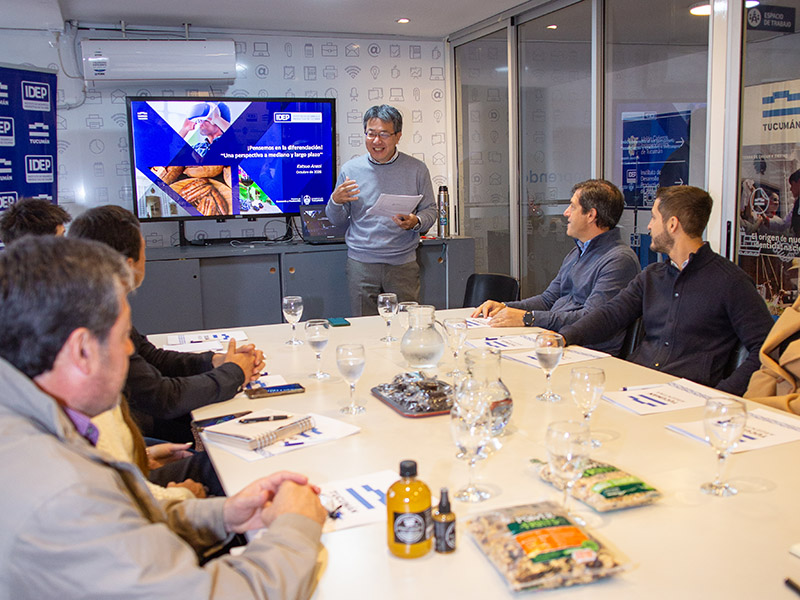 Presentaron un programa de asistencia para empresas junto al experto japónes Katzuo Anzai