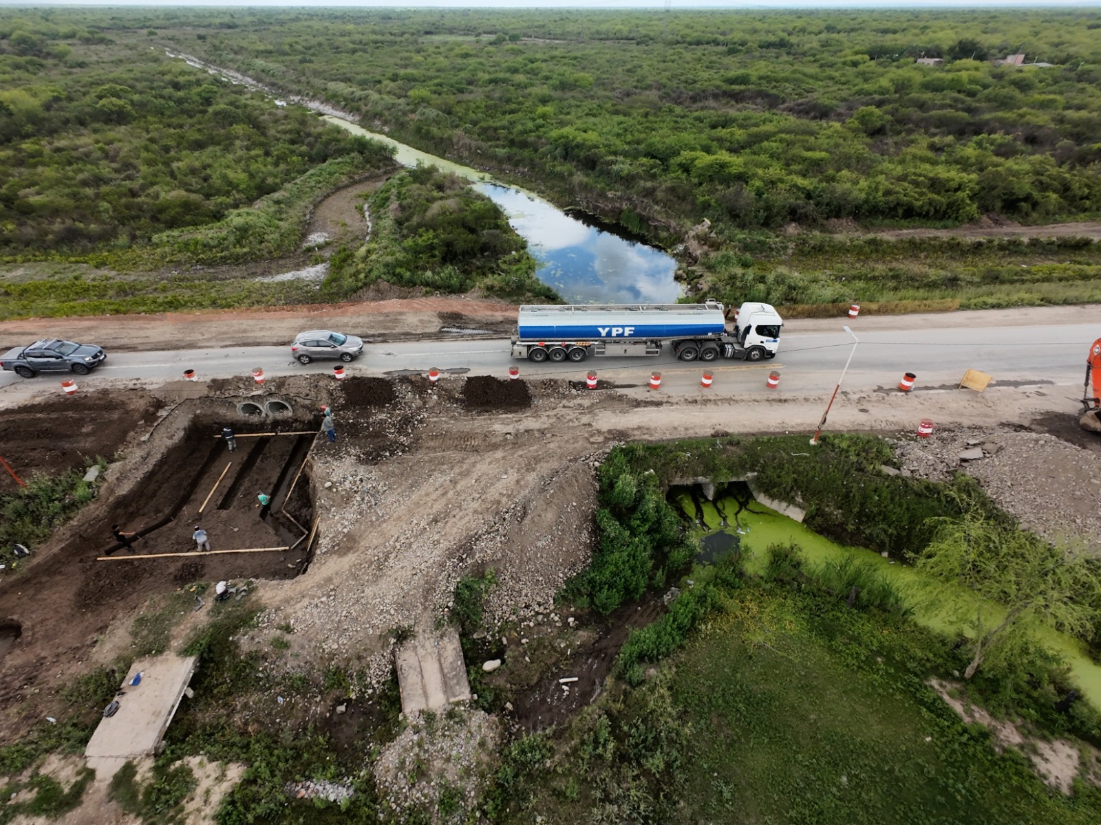 Vialidad avanza con los trabajos de alcantarillado en la Ruta Nacional 157