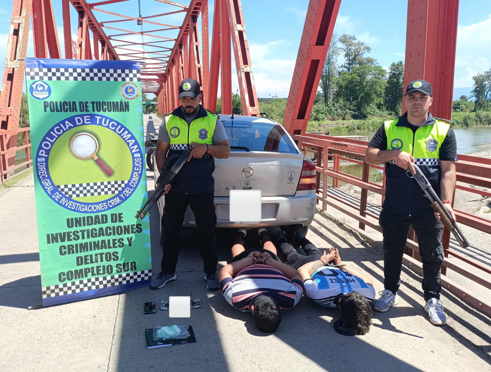 La Policía aprehendió a dos hombres que arrojaron cocaína durante una persecución en Concepción